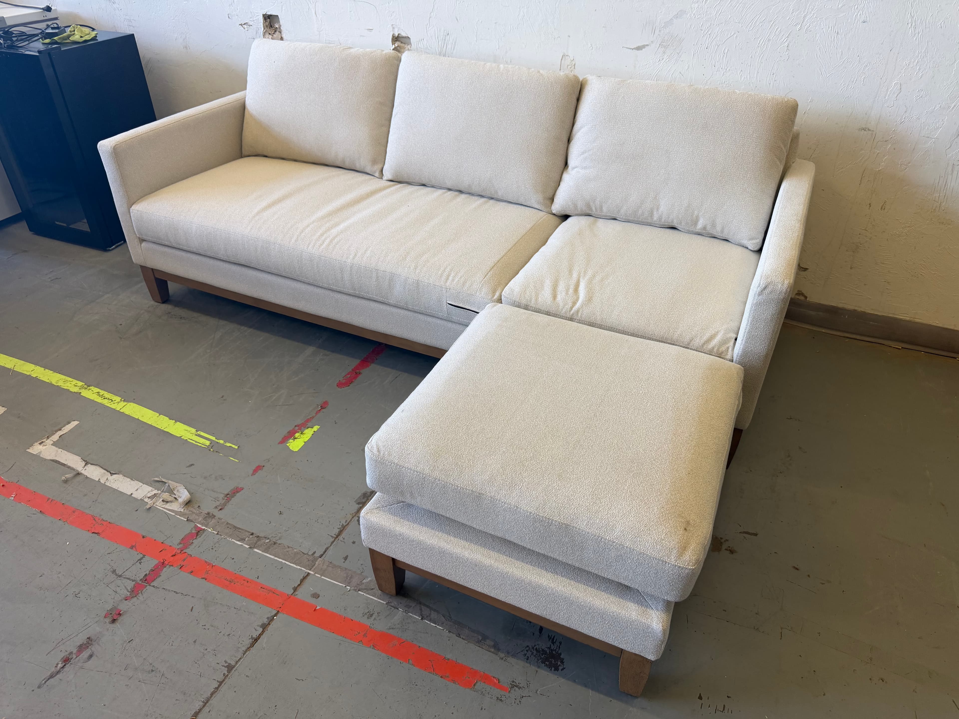 Henredon Murphy Sofa With Reversible Chaise