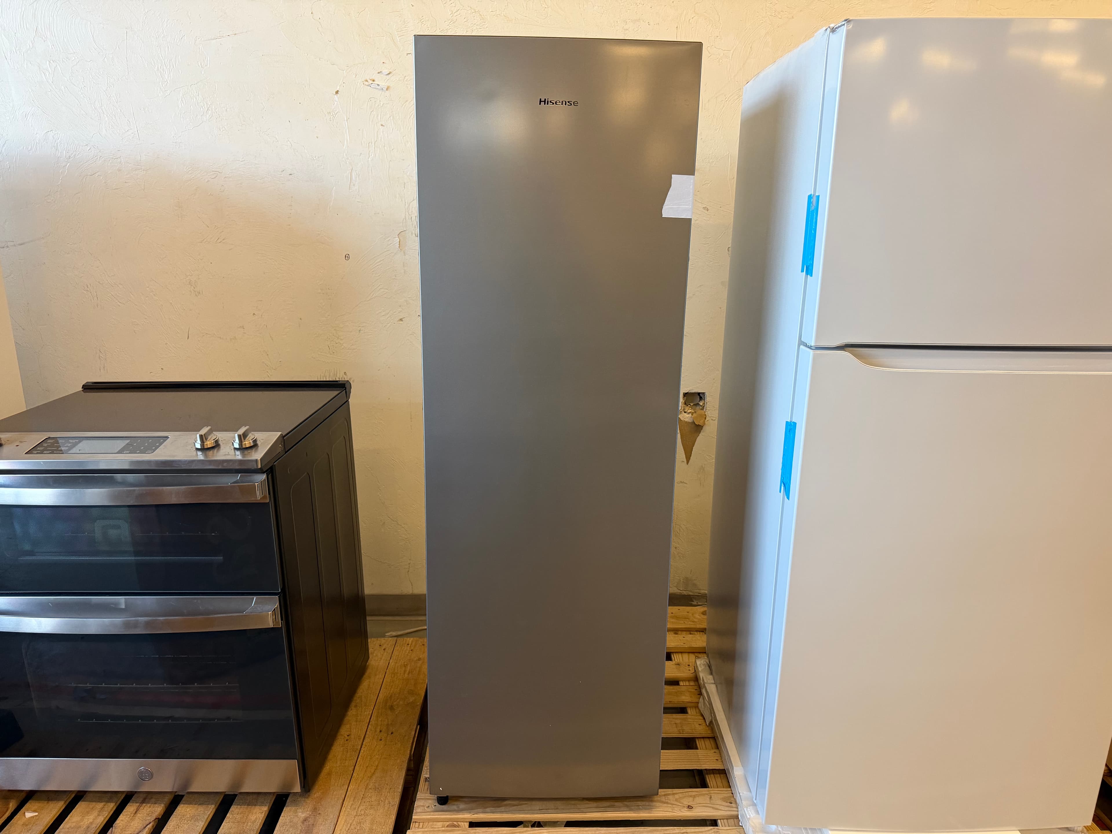 Hisense Convertible Refrigerator / Freezer